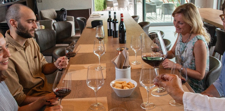 Forkæl vennerne og inviter til din egen vinsmagning
